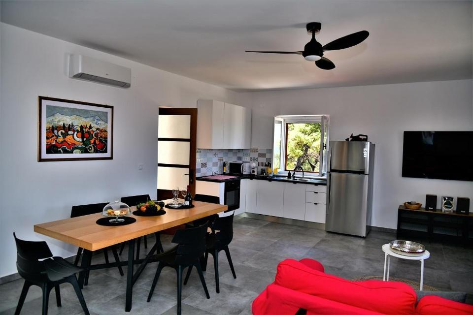 Villa Aries Supetar Bagian luar foto