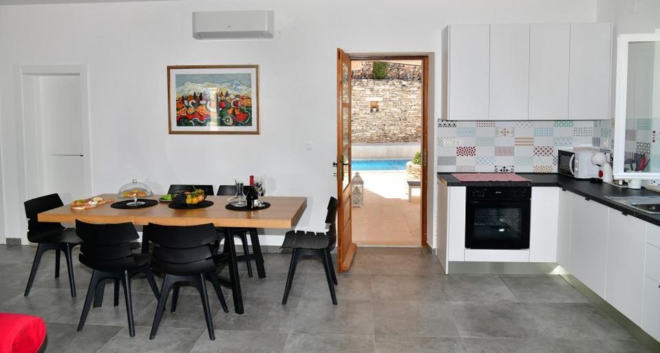 Villa Aries Supetar Bagian luar foto