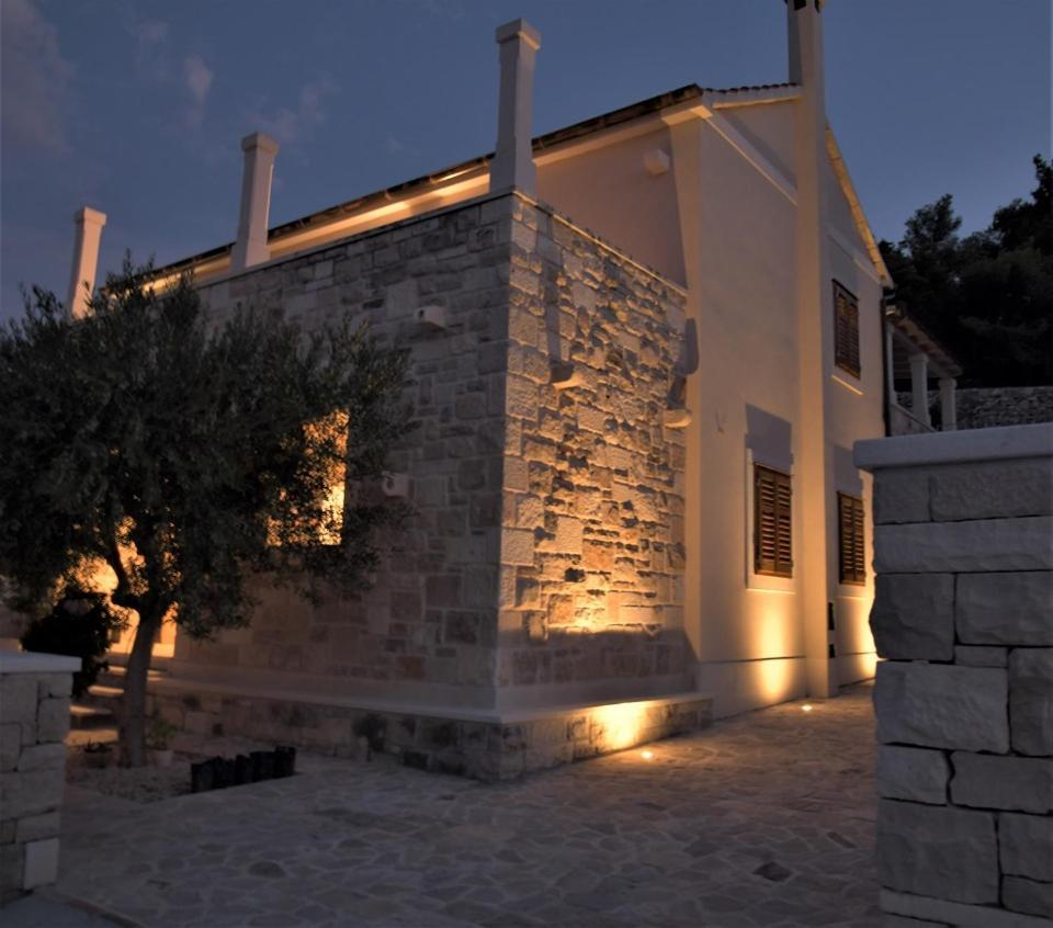 Villa Aries Supetar Bagian luar foto