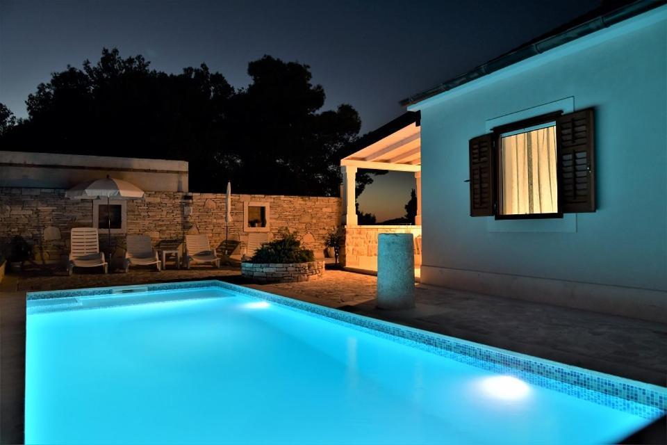 Villa Aries Supetar Bagian luar foto